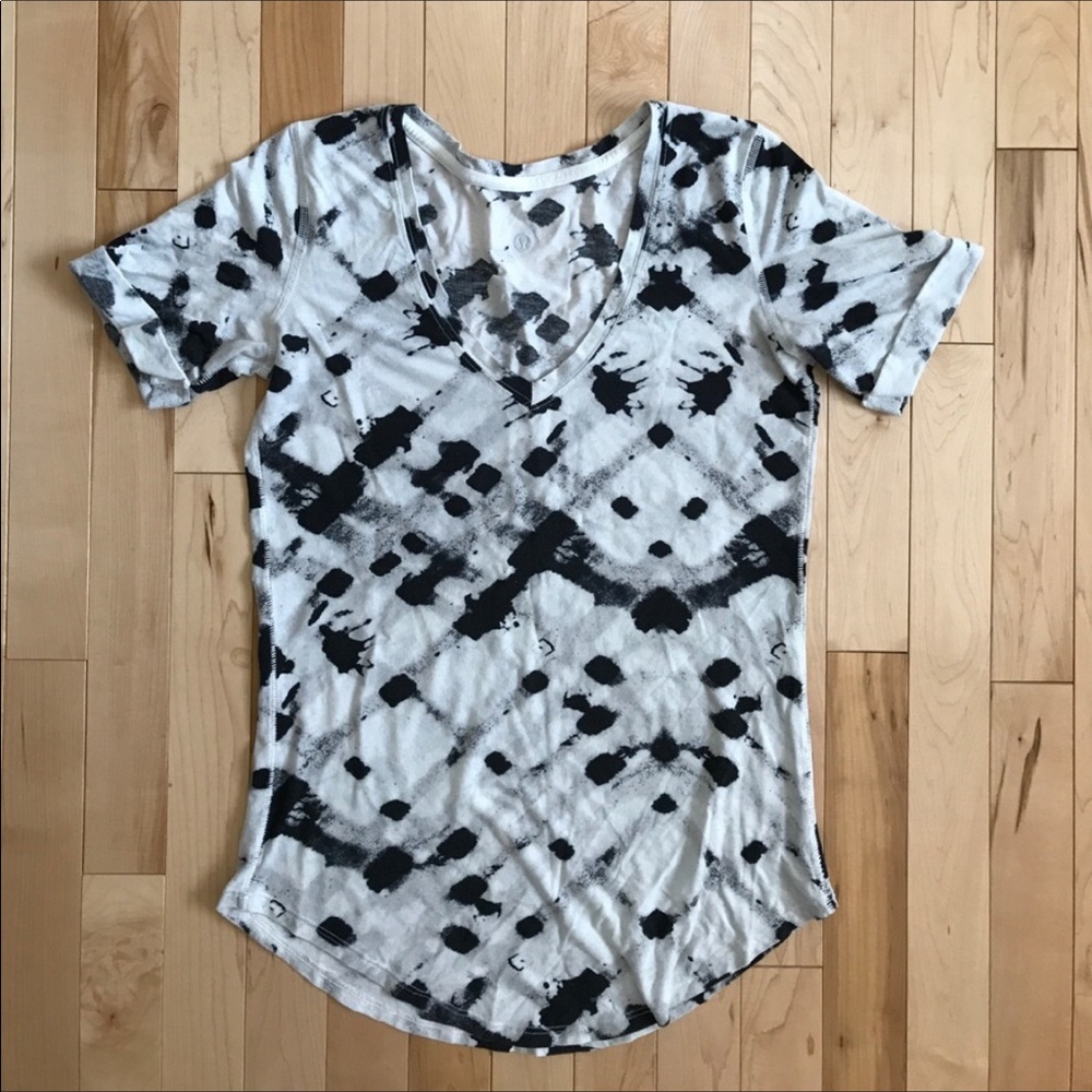 Lululemon Tee